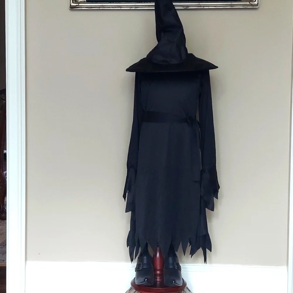 Child Witch Costume With Hat, shoes and latex nose and chin  - Size Med (8-10)